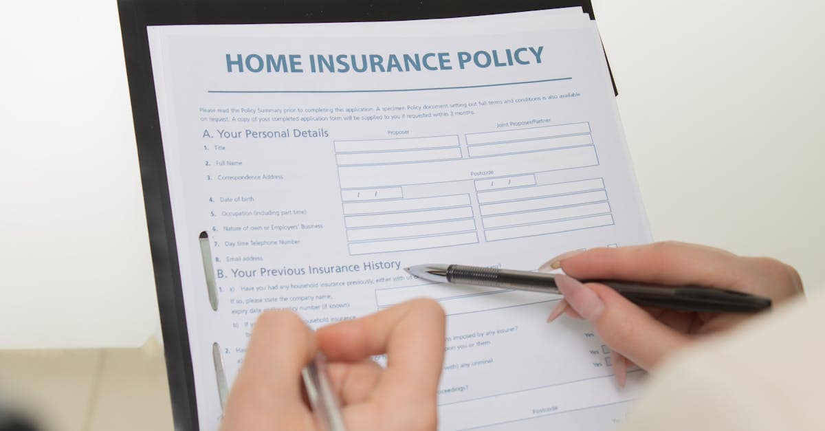 Cover Image for How to Notify Your Mortgage Lender When Switching Homeowners Insurance