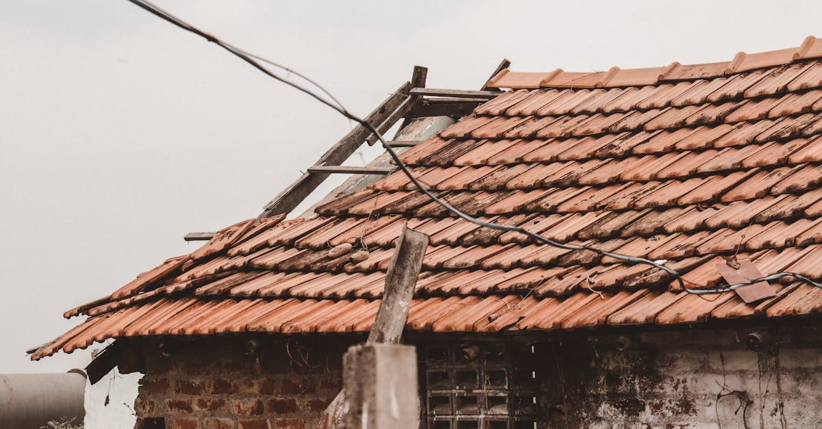 Cover Image for How Hurricane Damage Gets Split Between Wind and Flood Insurance Policies